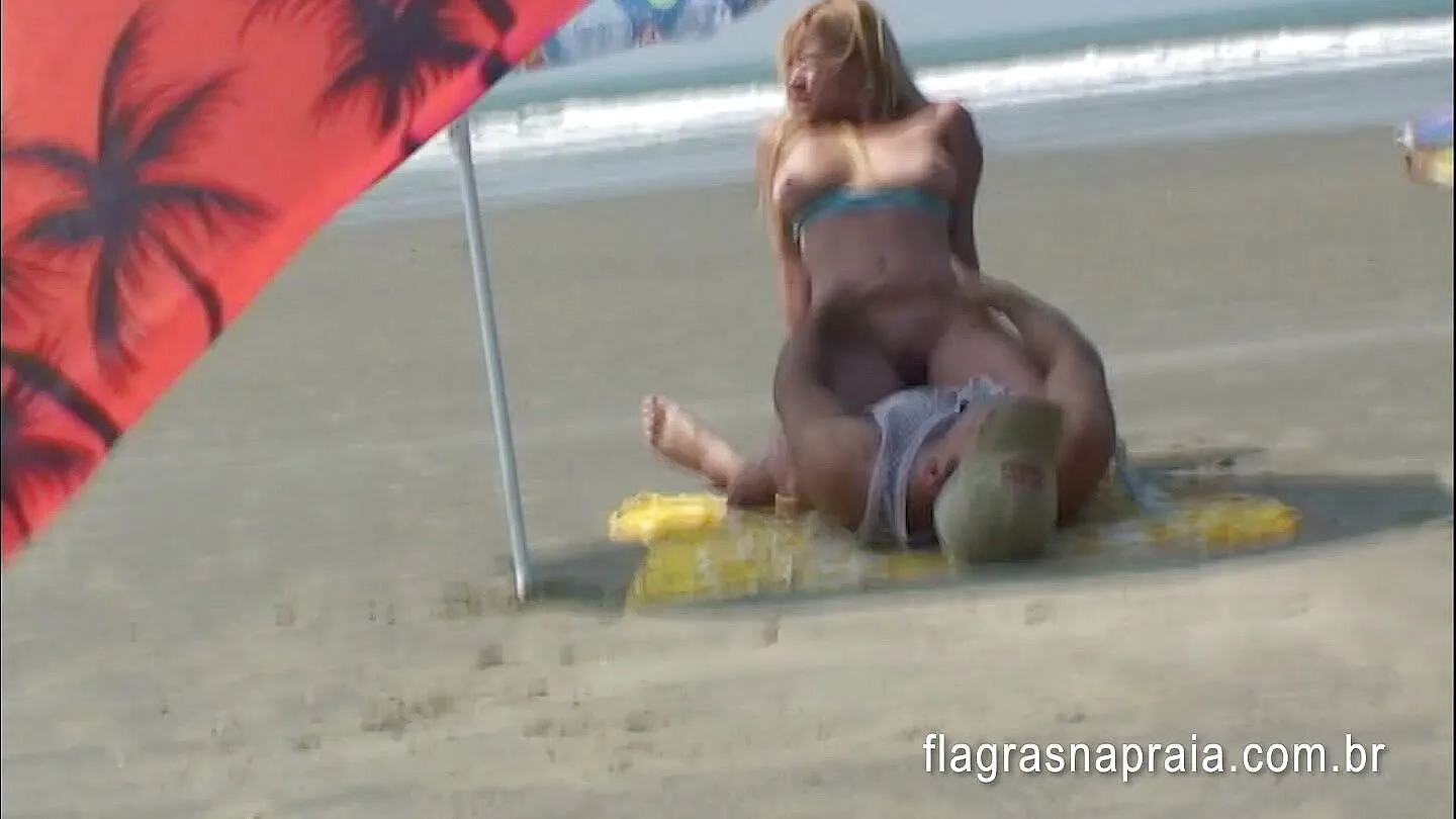 Brazilian couple having sex on the empty beach by Amateurs videos Faphouse picture