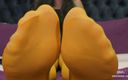 Mistress Legs: Mistress feet tease in yellow nylons