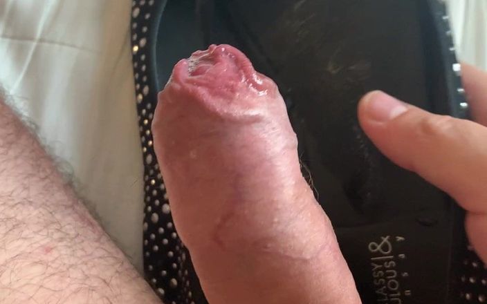 Curt&#039;s shoefucking adventures: I fuck the huge shoe with a cum-drenched cock