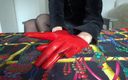 Lady Victoria Valente: Red leather gloves