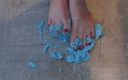 Barefoot Stables: Squishing alginate