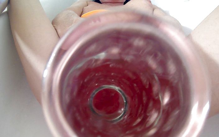 Lizzy Yum: Lizzy Yum  2022 #14 - Speculum dildo and post op pussy stretching