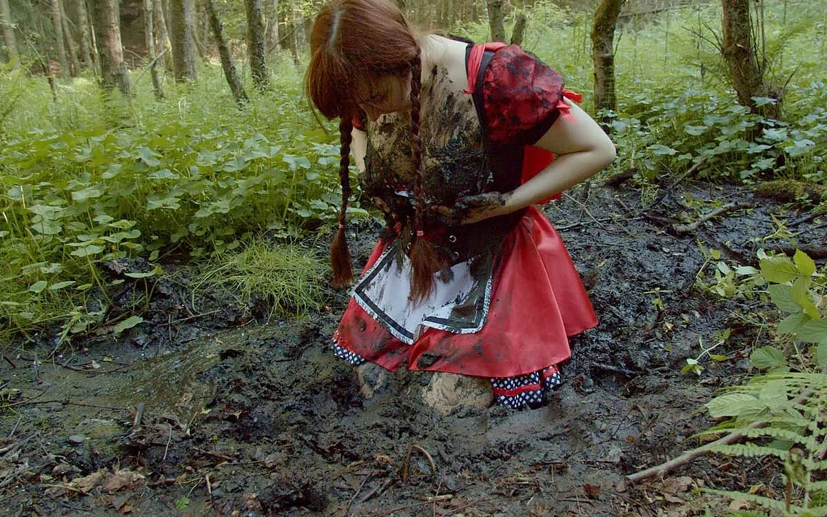 Red Riding Hood masturbates in Forest mud by Lyndra Lynn Faphouse photo